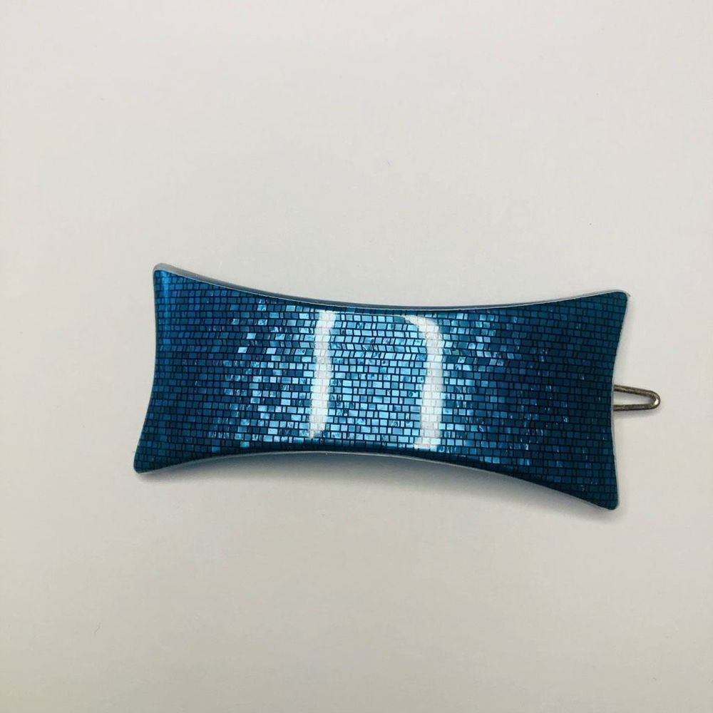 vintage plastic hair barrette made in hong kong 3"